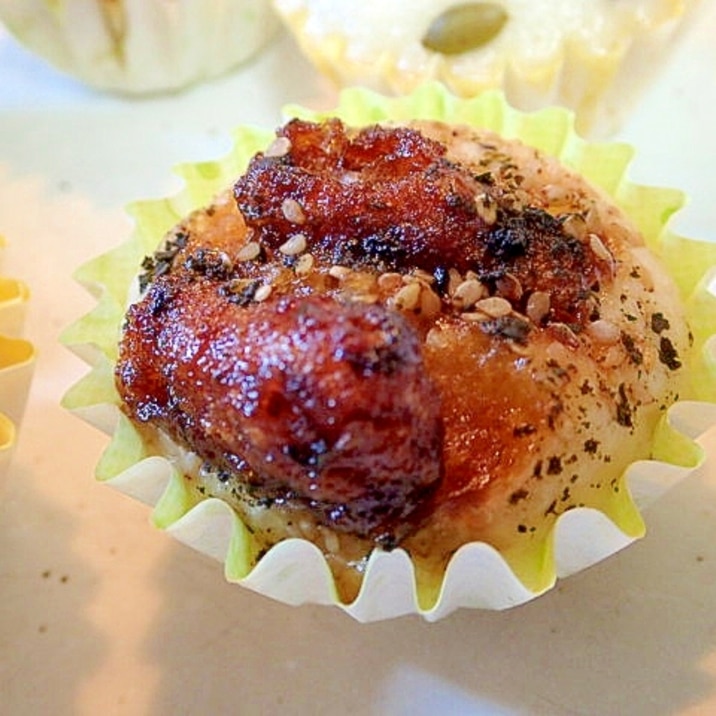 黒糖かりんとうと白ごまの緑茶香る蒸しパン